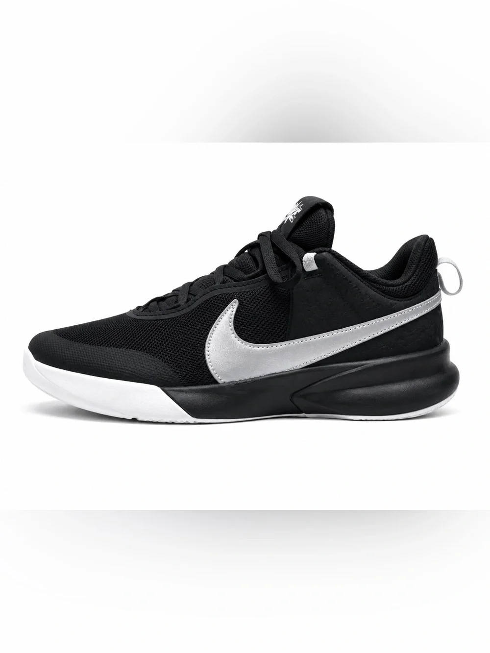 Nike Team Hustle D 10 Basketball Shoes Black Silver Youth 6.5Y EU 39 Worn Once